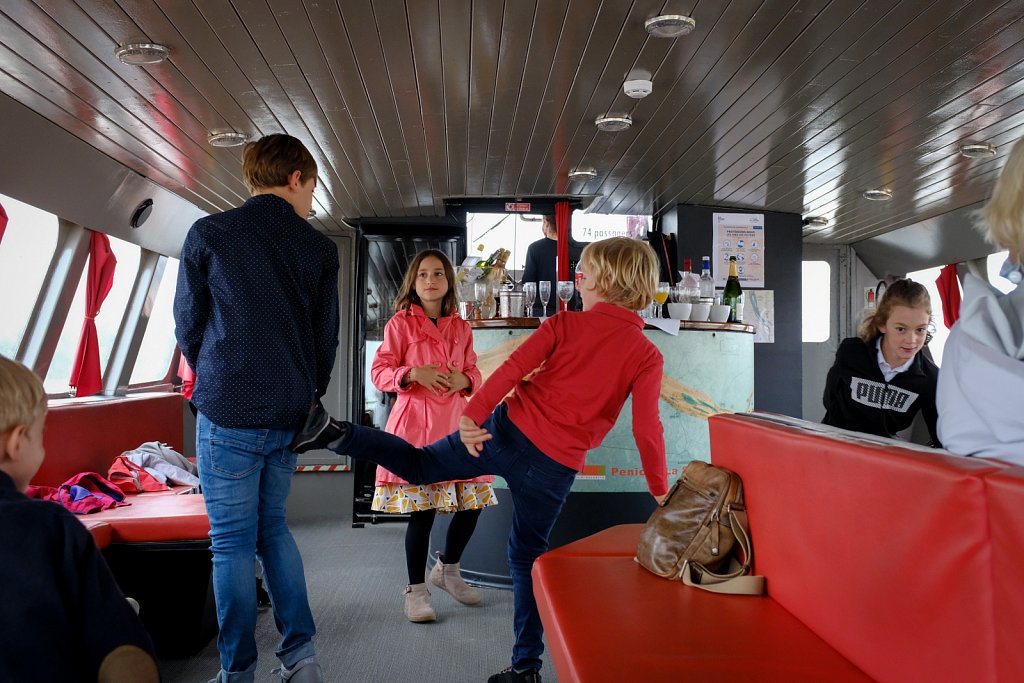 22010089dp062.jpg