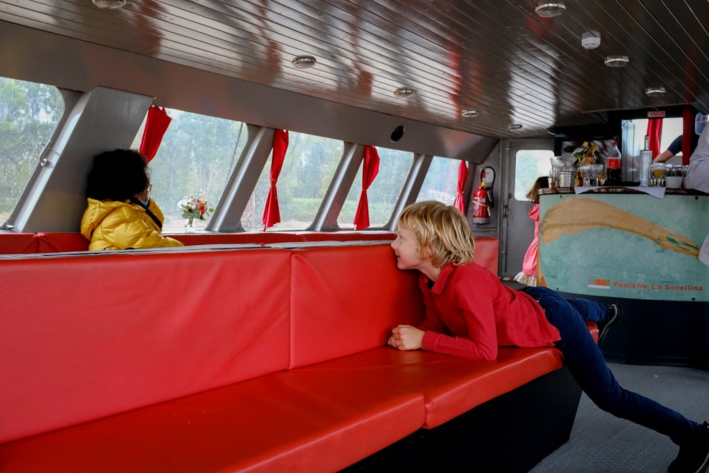 22010089dp065.jpg