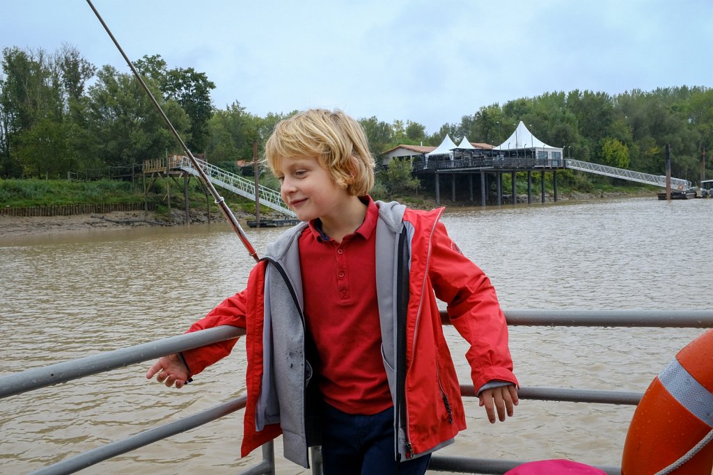 22010089dp070.jpg