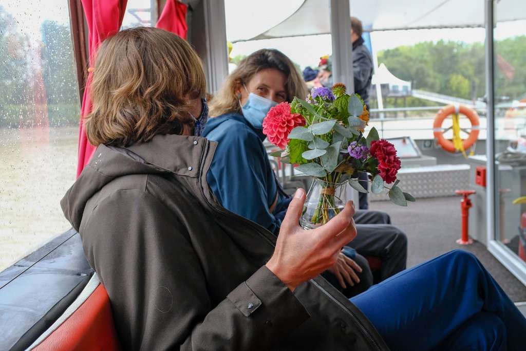 22010089dp071.jpg