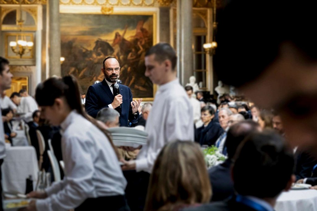 Portraits des trois derniers Premier Ministres et de plusieurs personnalités politiques