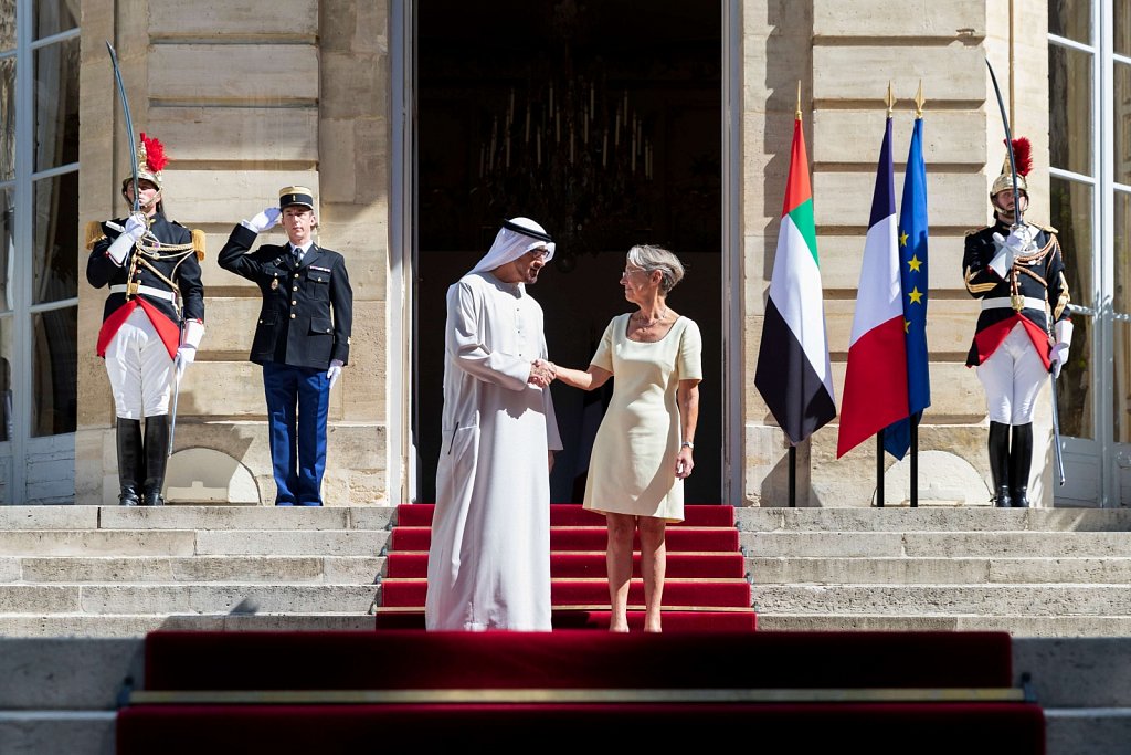 Mme Élisabeth BORNE,
Première ministre, recoit
e Président des Émirats arabes unis,
Cheikh Mohammed Bin Zayed AL NAHYAN à l'Hôtel de Matignon le Mardi 19 juillet 2022 dans le cadre de sa visite d’État en France.